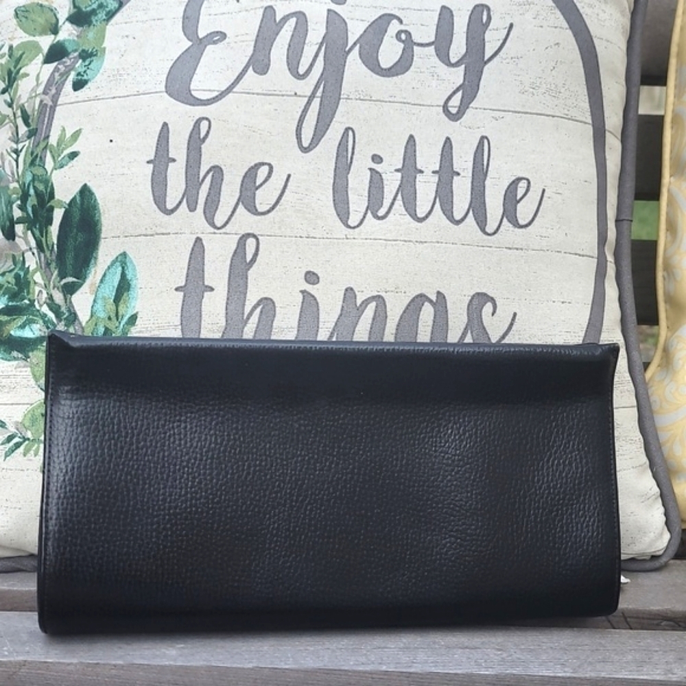 Admira Vintage Black Pebbled Leather Snap Closure Clutch Bag